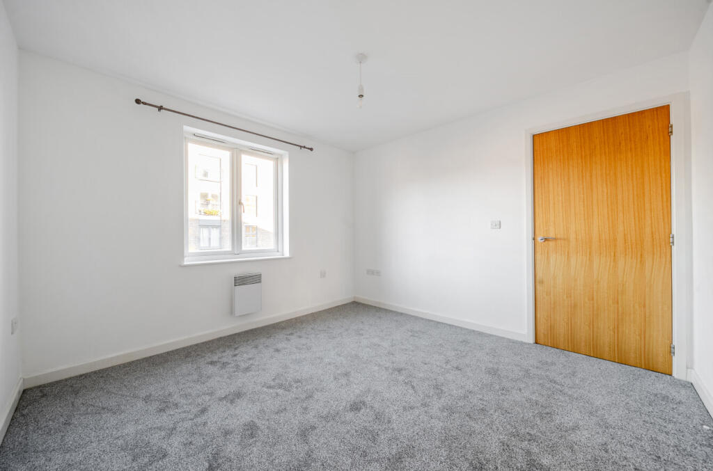 1370285-3-68f0b6a...