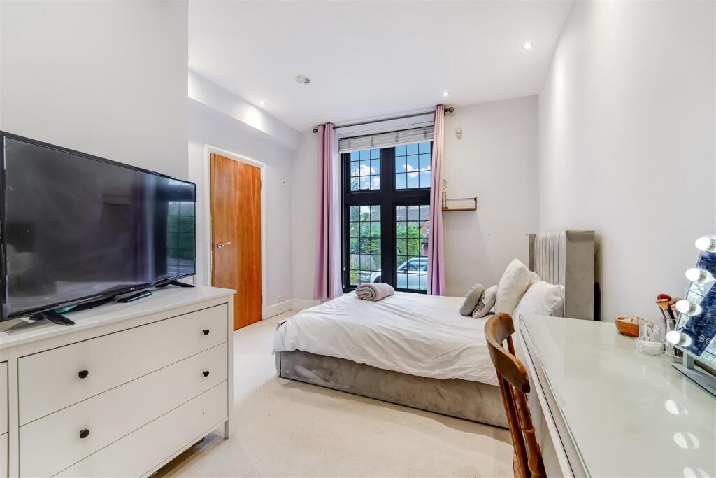 THE DRIFT BRIDGE, FLAT 3 (20of44)-2.jpg