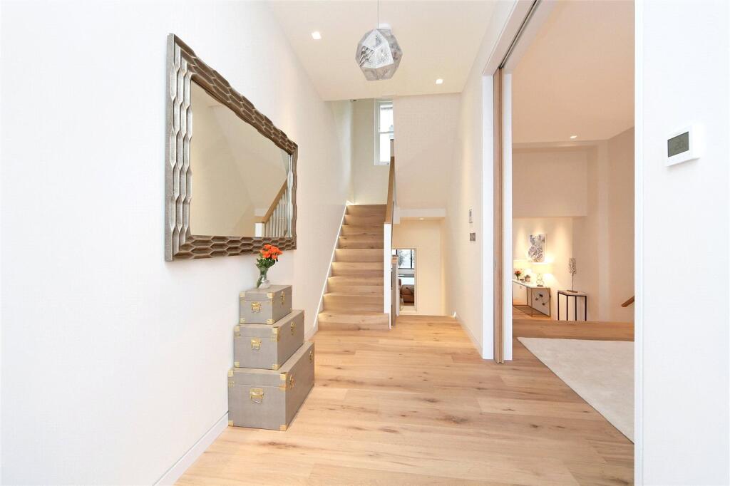 Reception/ Hallway