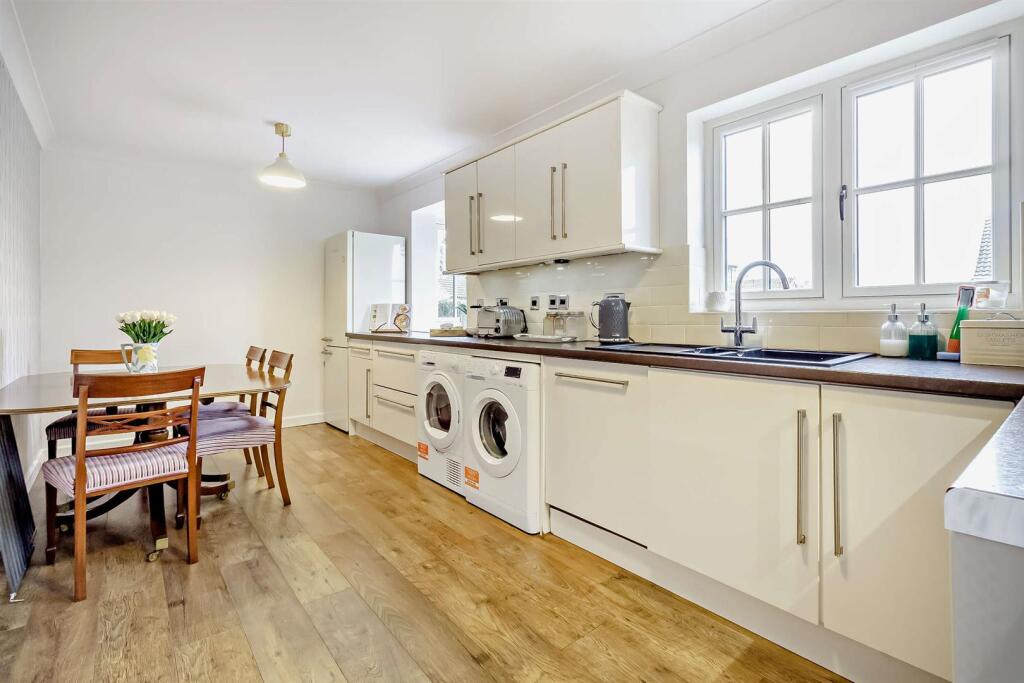 8675059-interior06-800.jpg