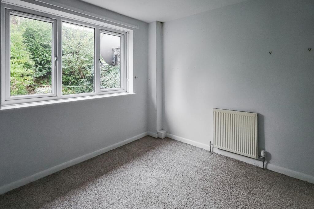 72 Whiteways Grove, Sheffield, South Yorkshire, S4 8FL