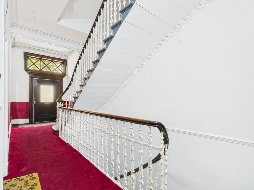 CAM05526G0-PR0033...