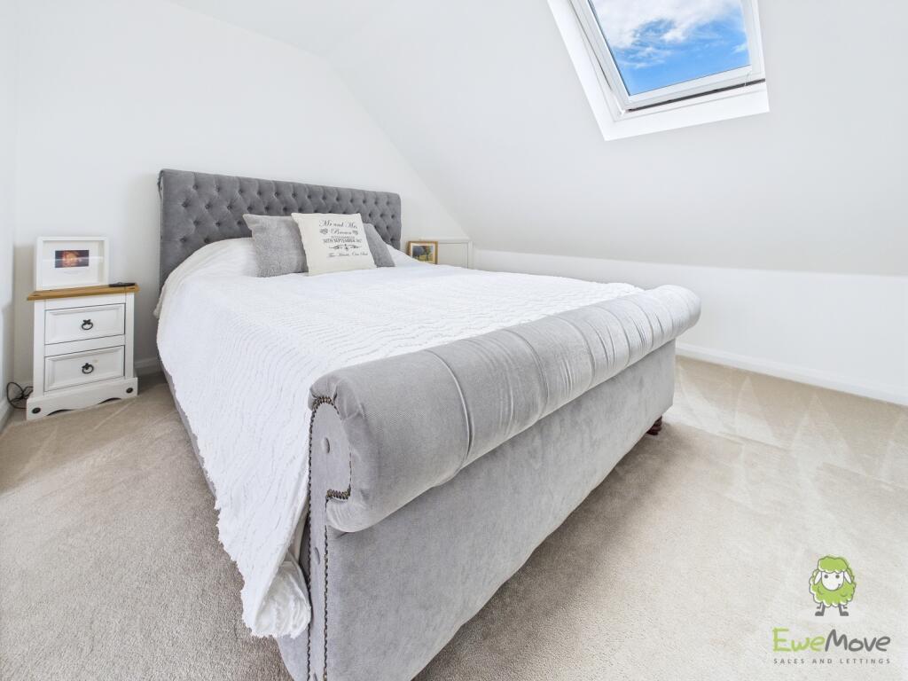 CAM01543G0-PR0146-STILL071