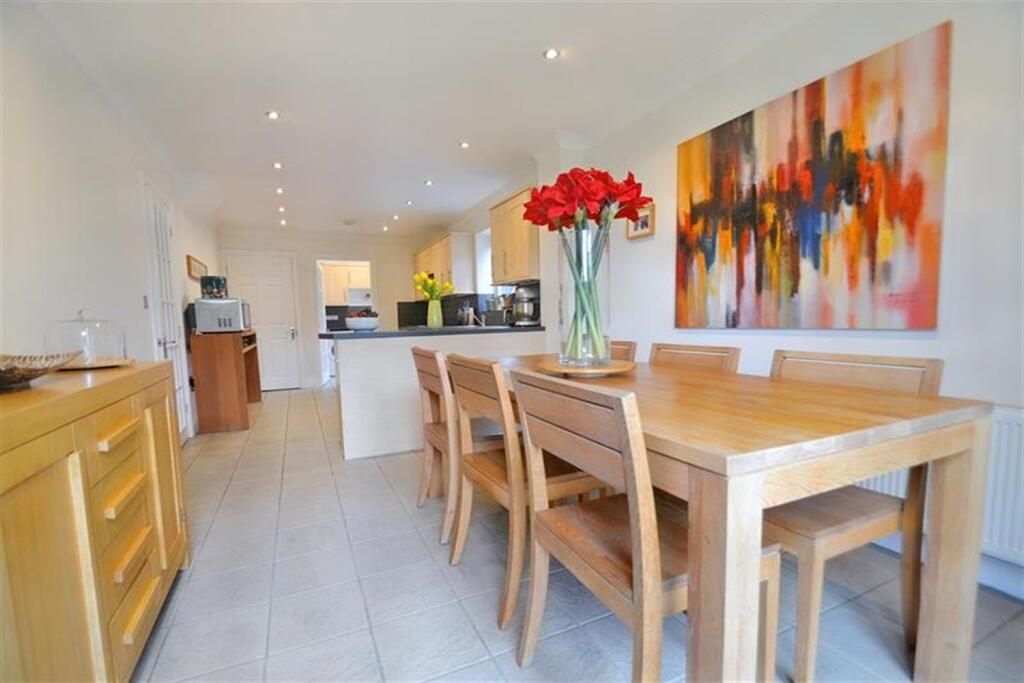 Kitchen / Dining Roo