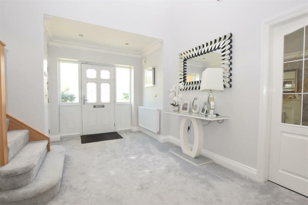 Entrance Hall V2.JPG