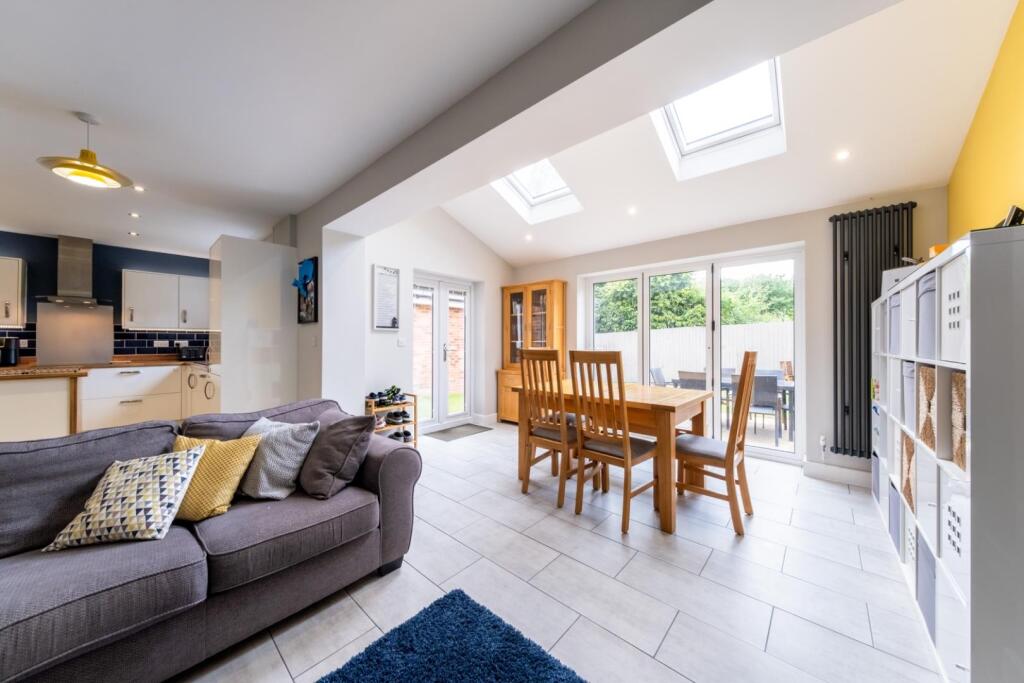 30 Thistle Close-012.jpg