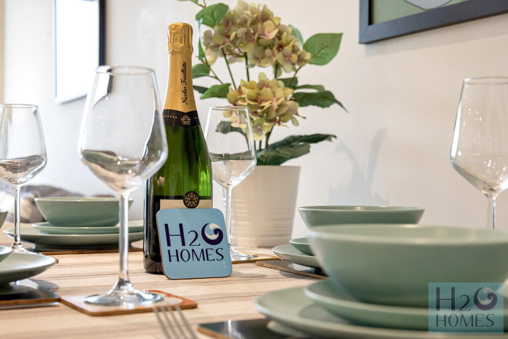 The Strand, Colli...