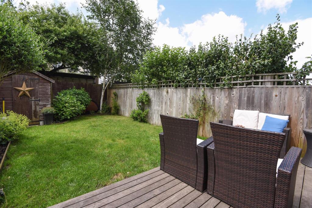 14 Wellington Road Gdn.jpg