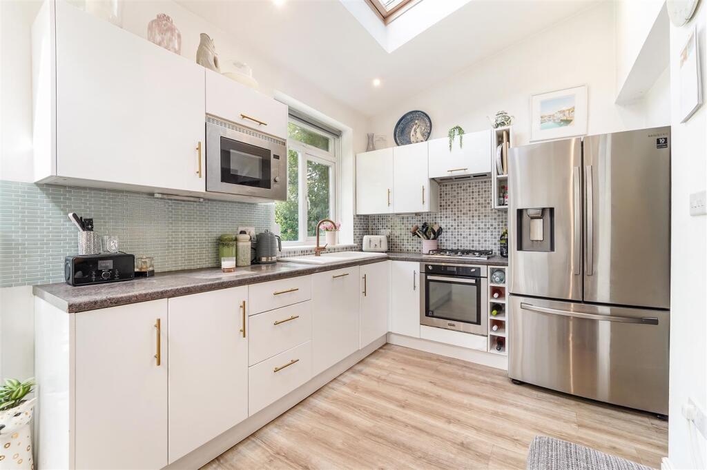 PHYLLIS AVENUE, 18 (17).jpg