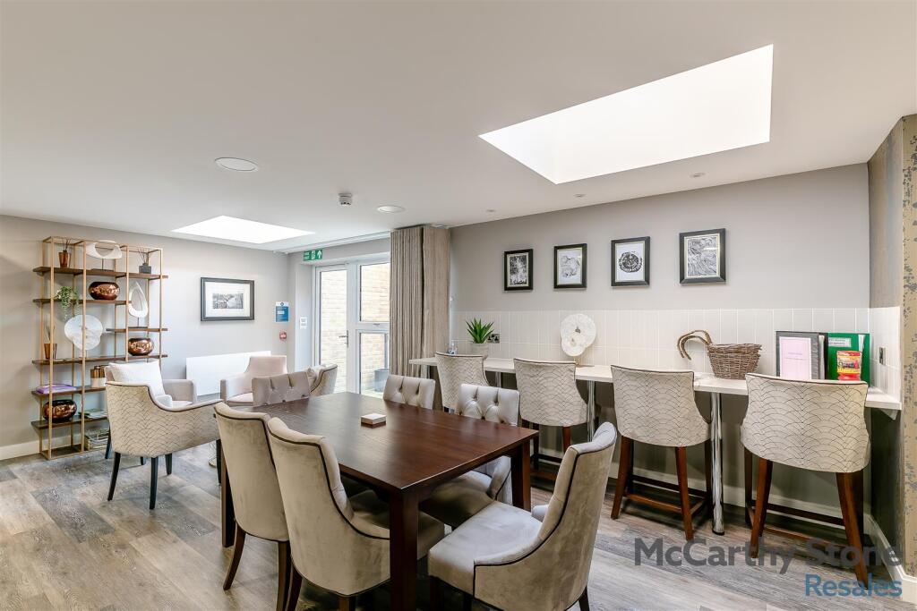 8642581-interior18.jpg