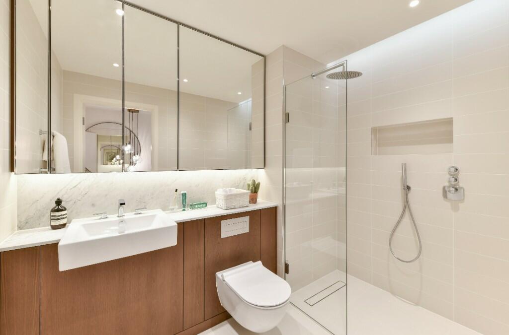 Bedroom 2 Suite