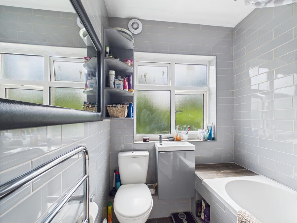 CAM03750G0-PR0053-STILL004