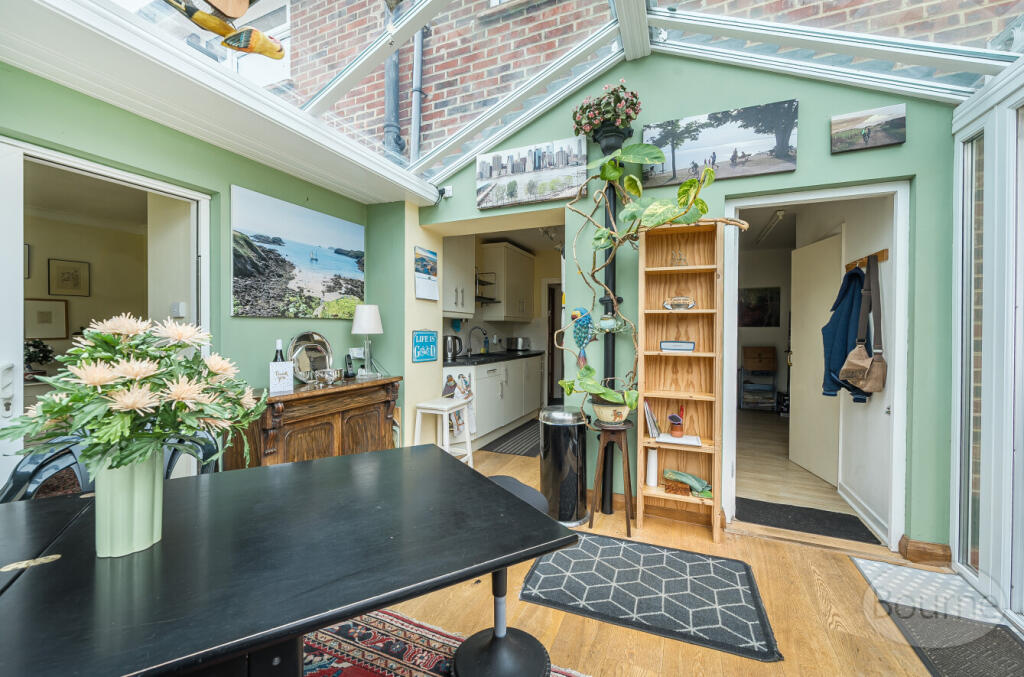 da0fd03b-7b34-4e7...