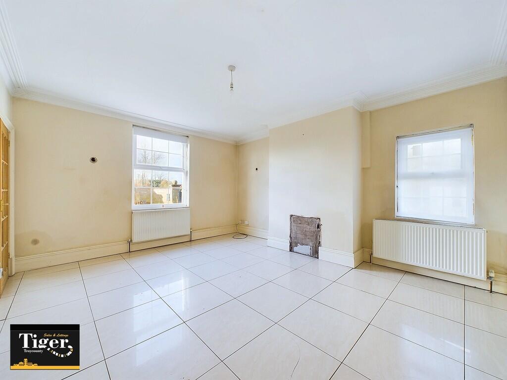 CAM02176G0-PR0463...