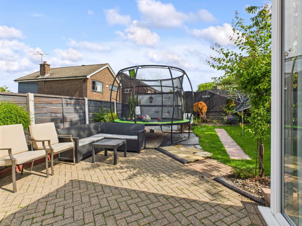 CAM03729G0-PR0063-STILL015