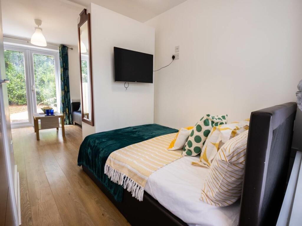 Apt_3_1_WoodlandWay_