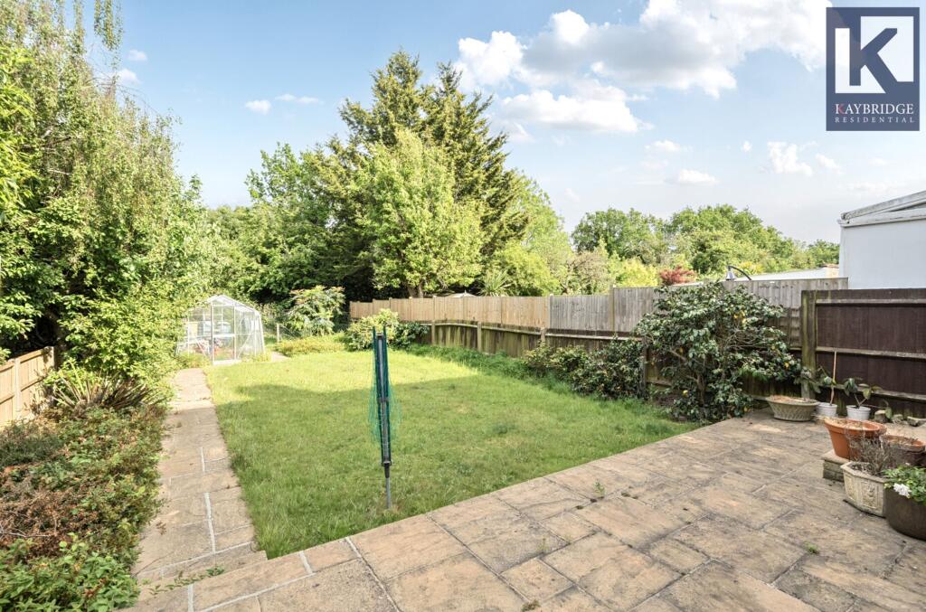 Stoneleigh Park Road, KT19 0RQ
