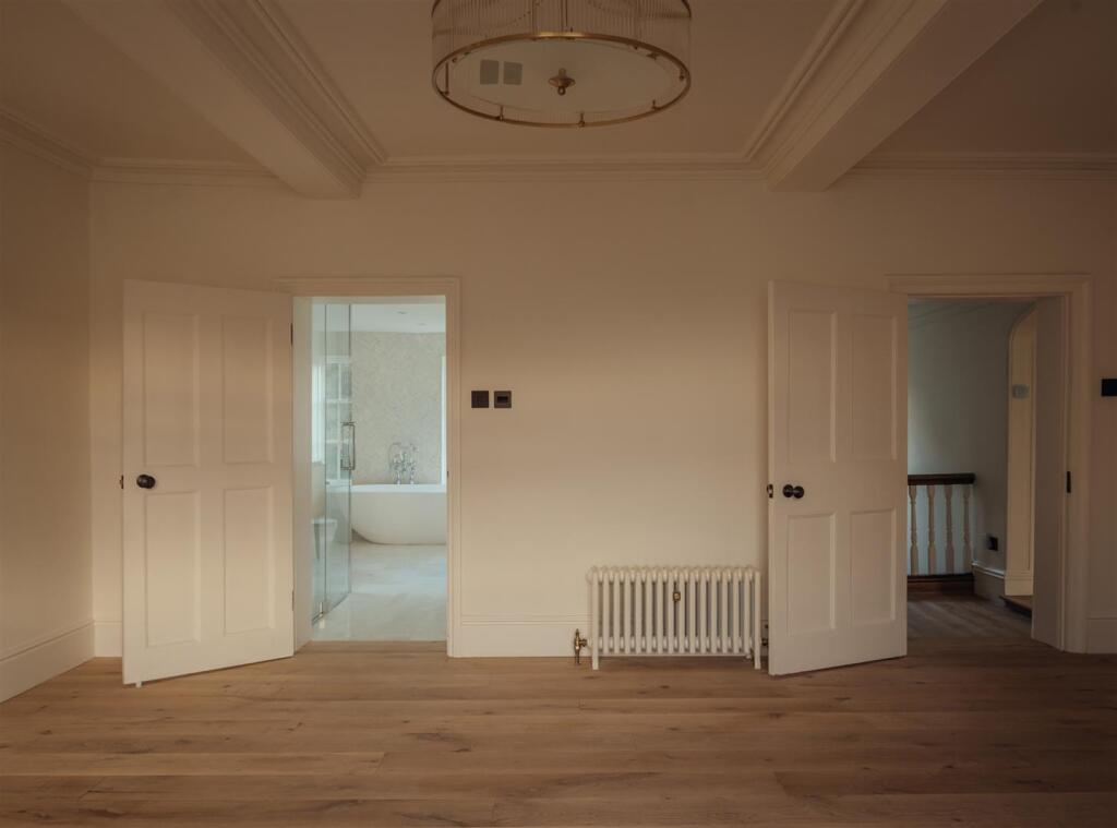 ManorHouse-Bed1.jpg
