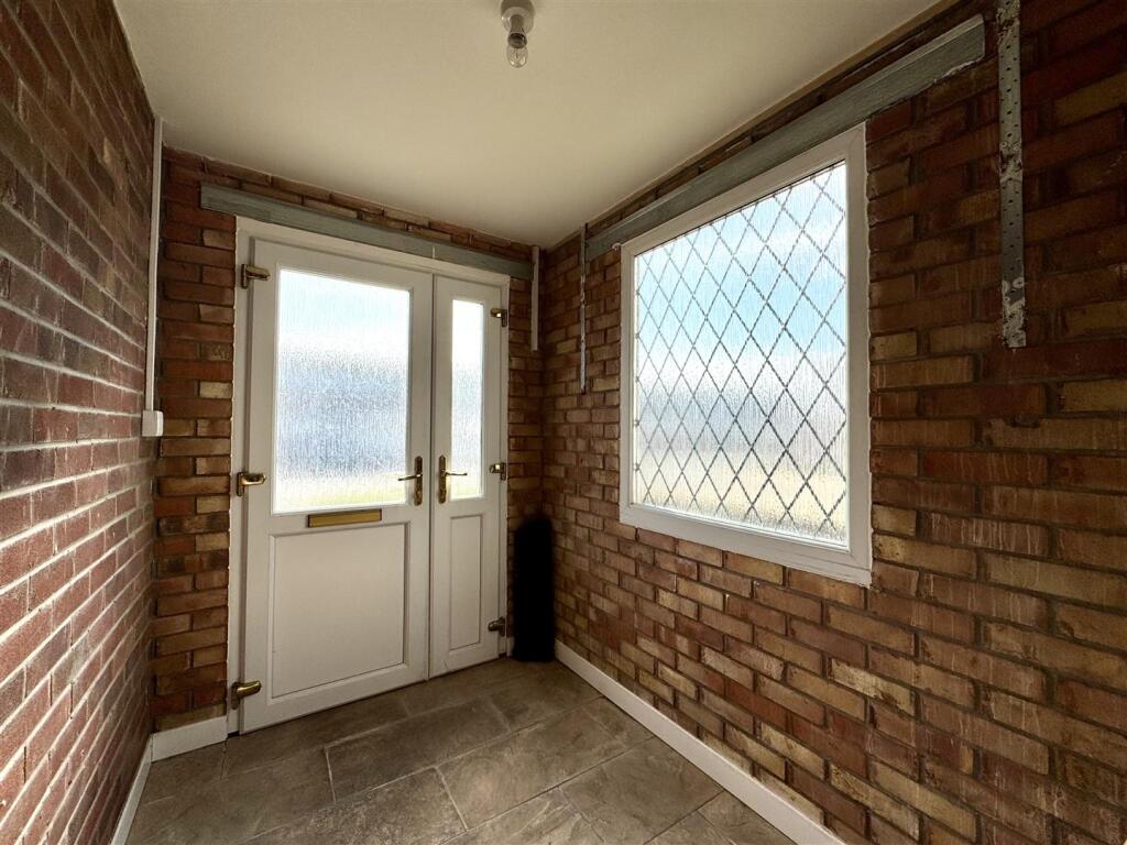 ENTRANCE PORCH