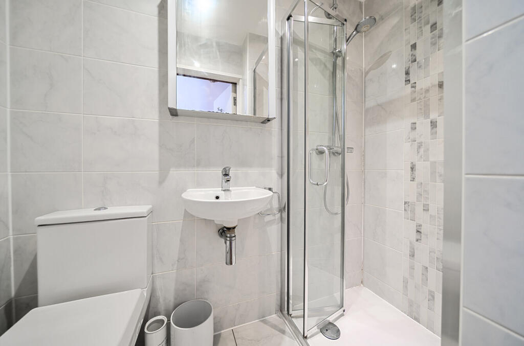 52-68233ce850be2-...