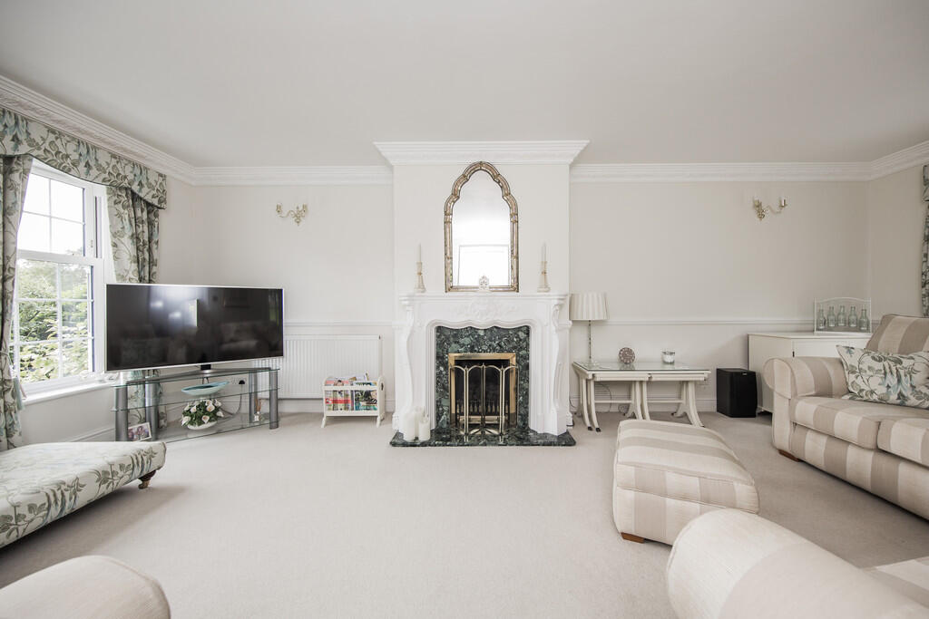 Sitting room 4