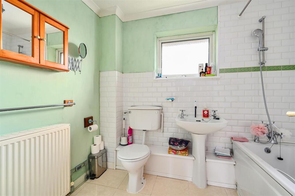 2 New Barn Close, Portslade, BN41 (7).jpg