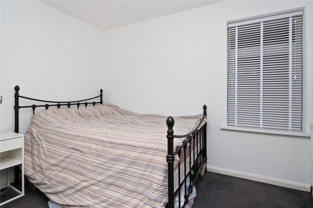 Bedroom 2 Pic 2