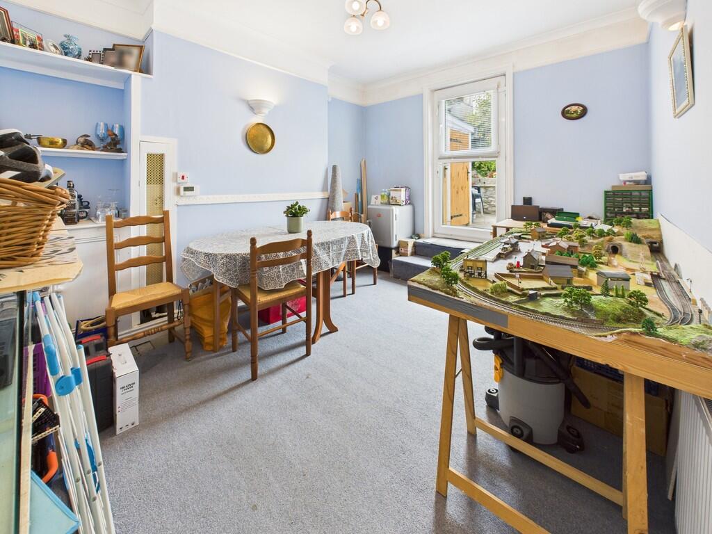 CAM03974G0-PR0173...