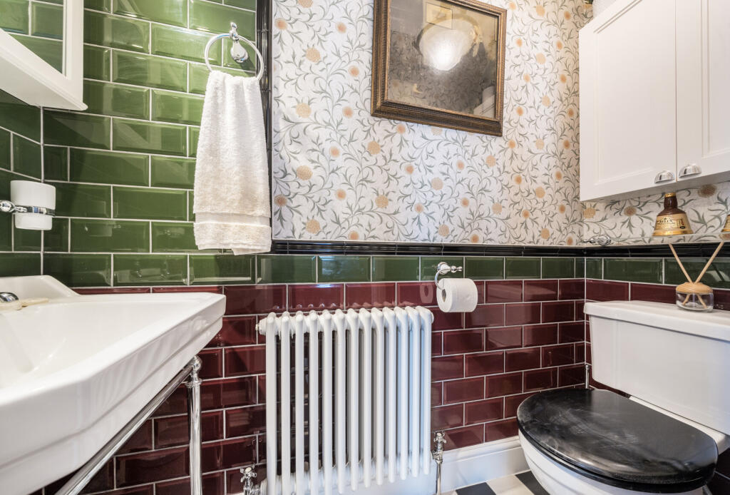 1340438-24-689eda...