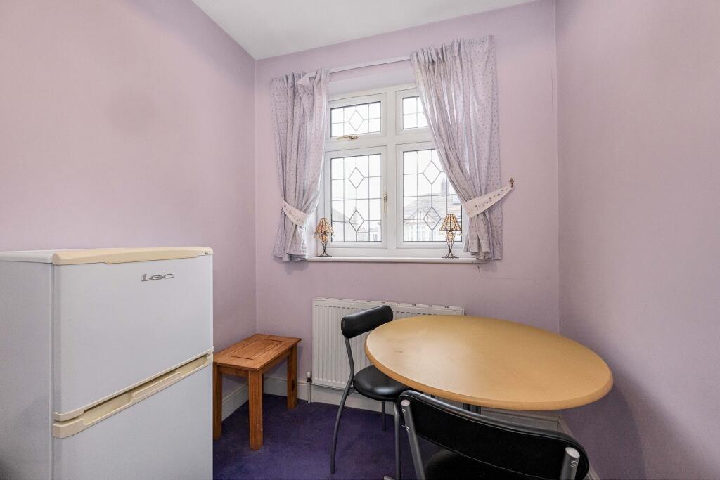 Glenthorne Gardens, Ilford, IG6