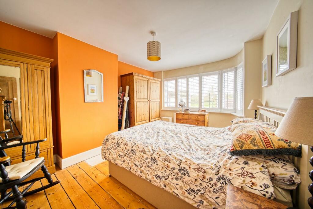 8 - bed 1.jpg