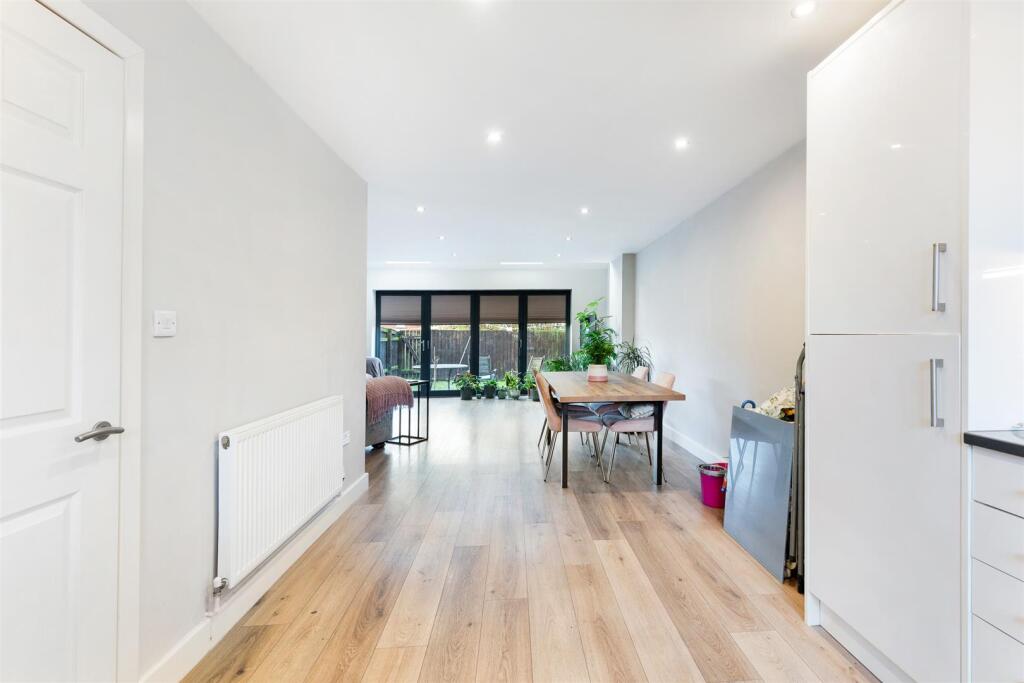 6 Lark Hill Court-28.jpg