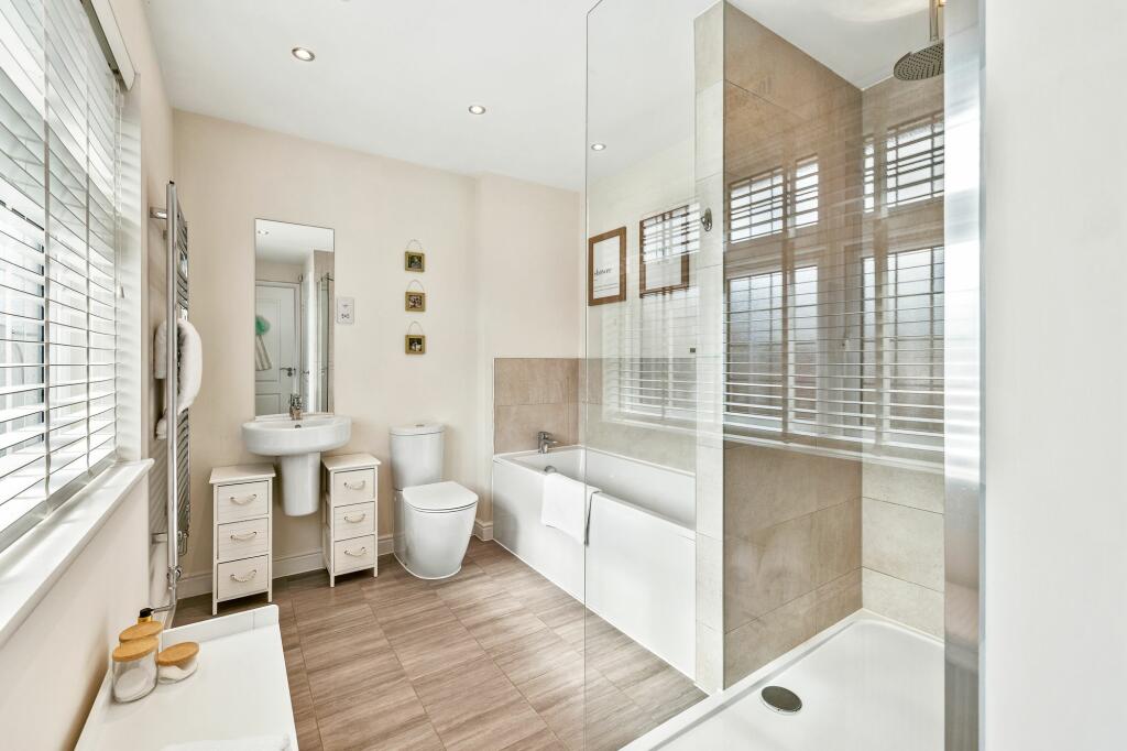 Master en-suite