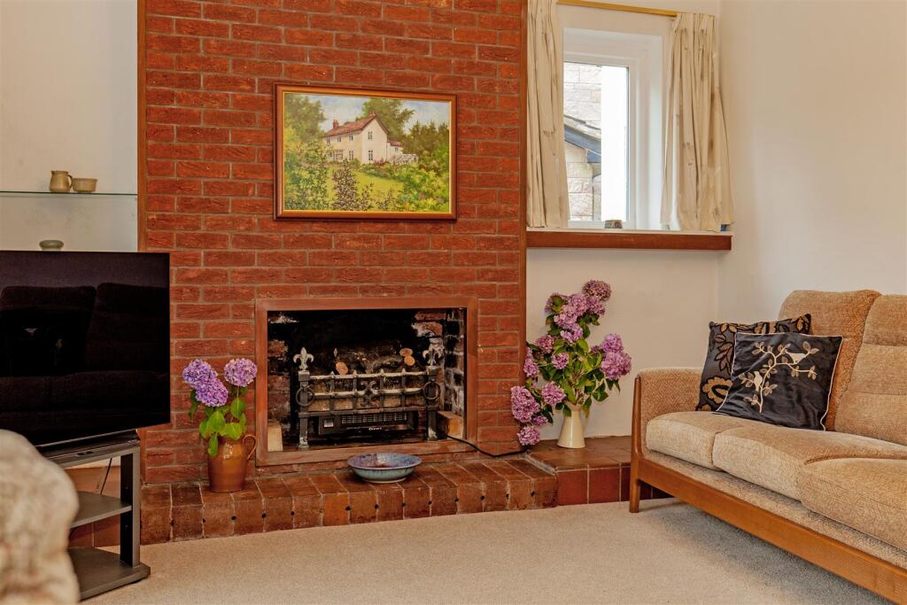 Reception Room-1.jpg