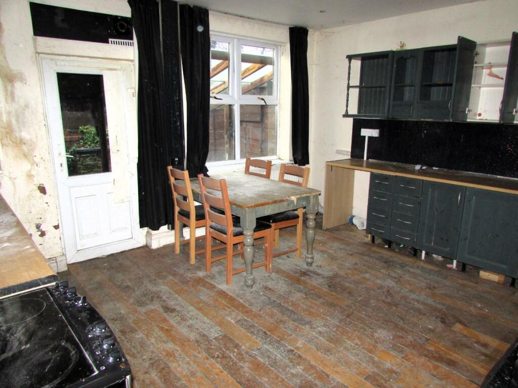 WellingtonSt14kit1.JPG