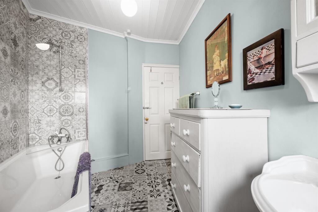 Bathroom from garden.jpg