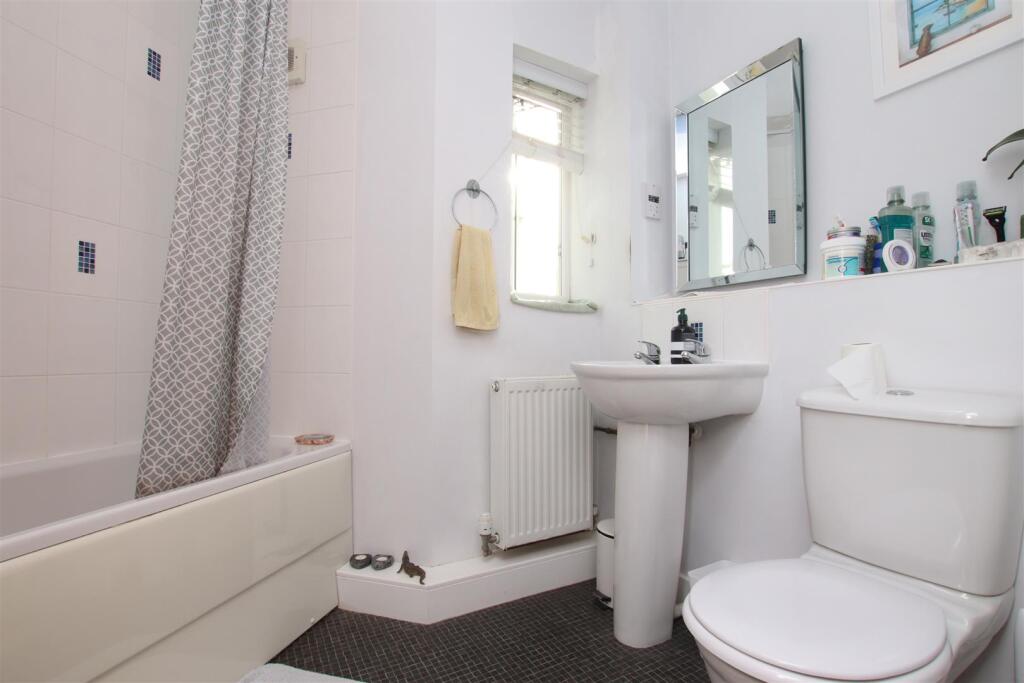 Bathroom.JPG
