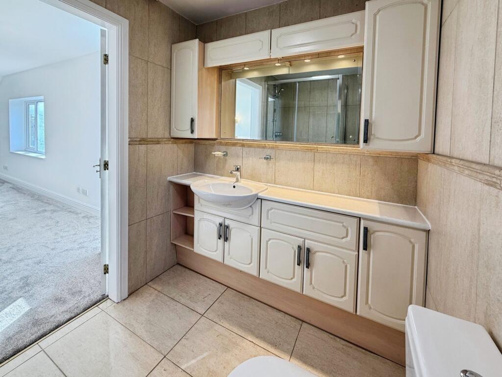 En-Suite 1