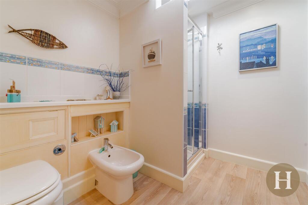 Hadleigh Estate Agents-2.jpg