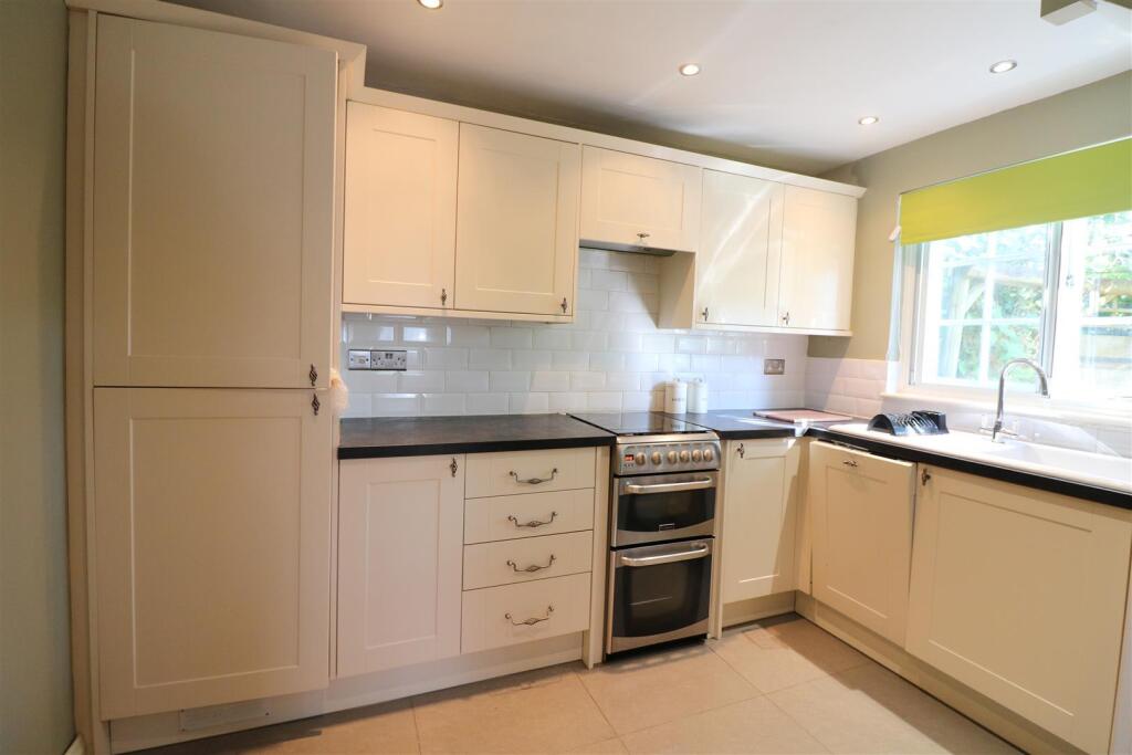 KITCHEN: