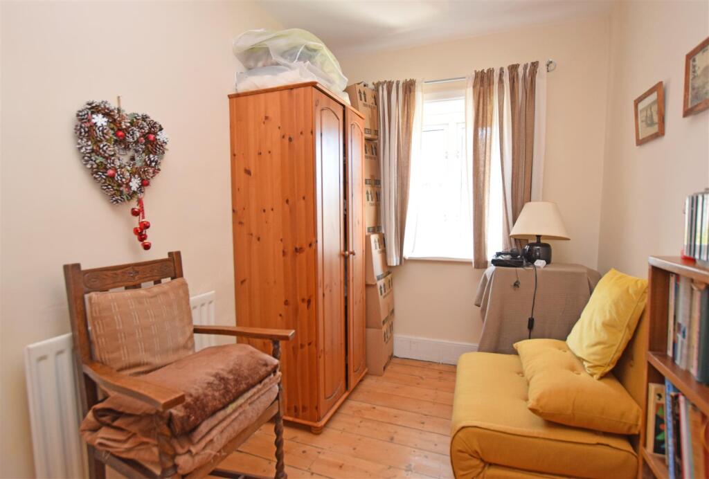 Bedroom 2.JPG
