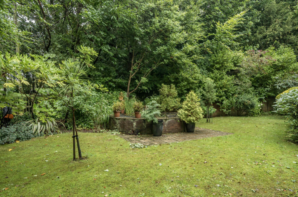 1346502-4-68b8072...