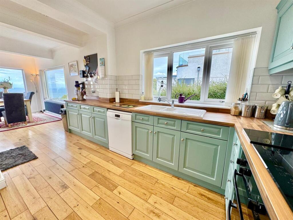 PHOTO-2025-09-05-10-47-50 (10).jpg