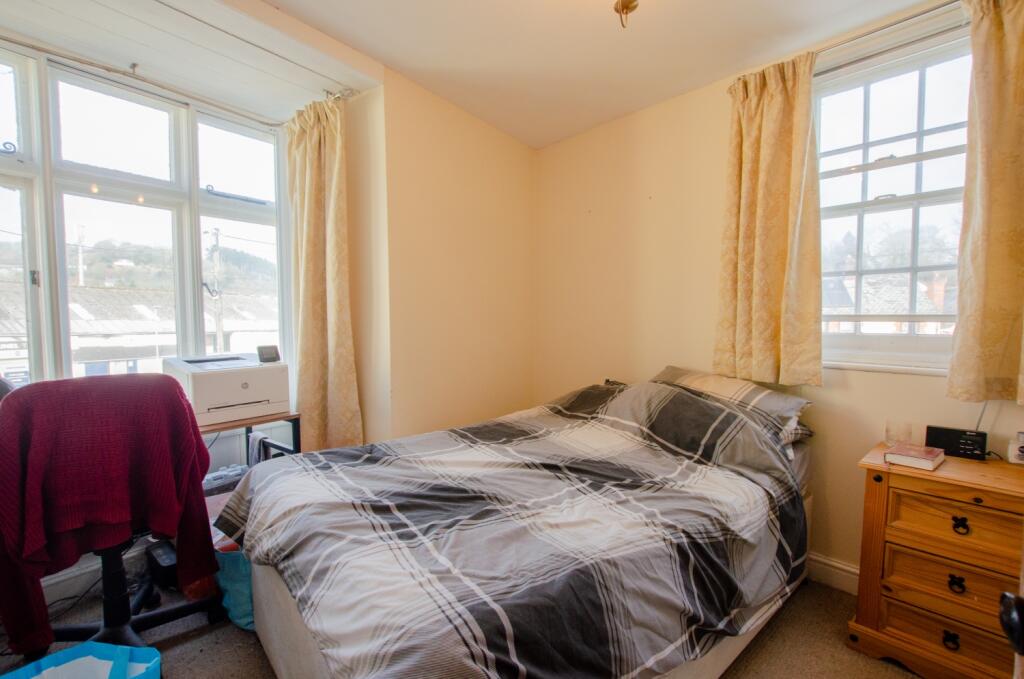 To Book A Viewing Call TPS Lostwithiel on 01208 87