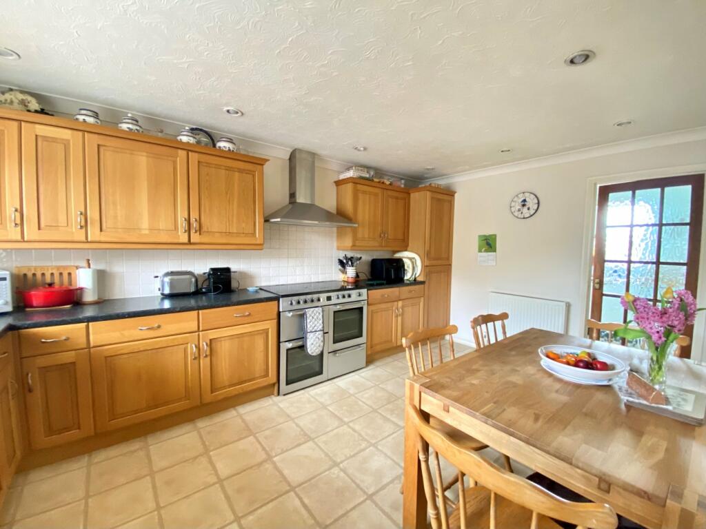Kitchen/ Breakfast R
