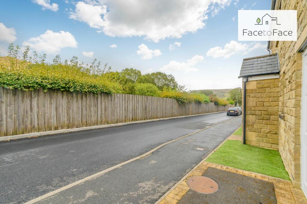 Front road cul-de sac