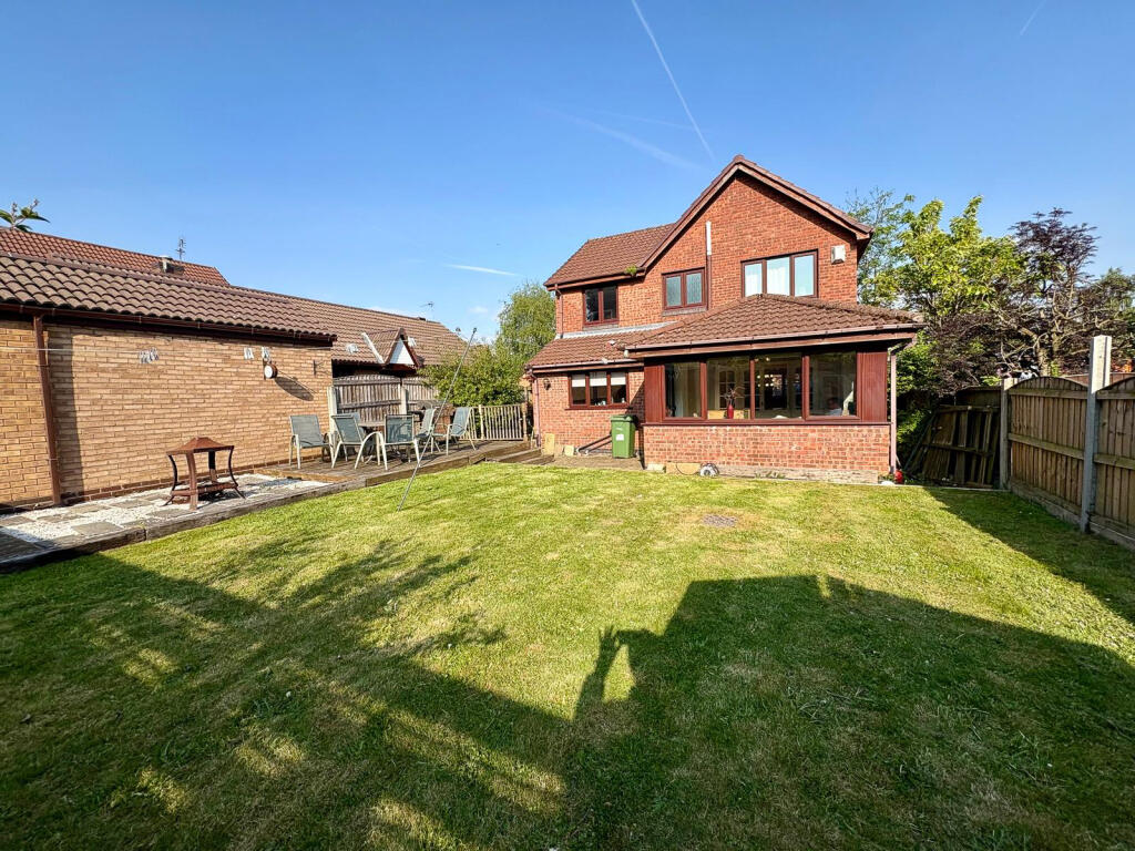 87 Sunningdale Rear 3.jpg