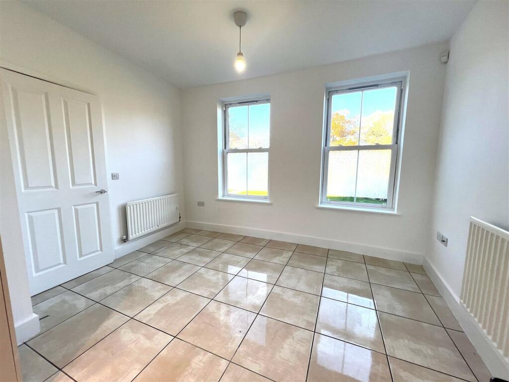 Kitchen/ Dining room