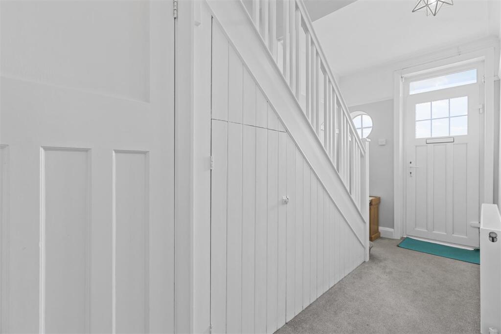entrance hall #3.jpg