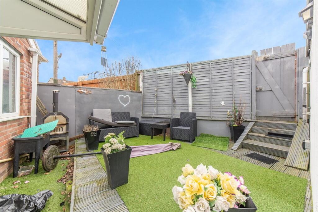 697 Monnow Way 3.jpg